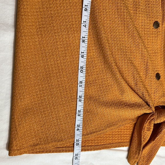 Set the Stage L Mustard Yellow Blouse - Picture 13 of 13